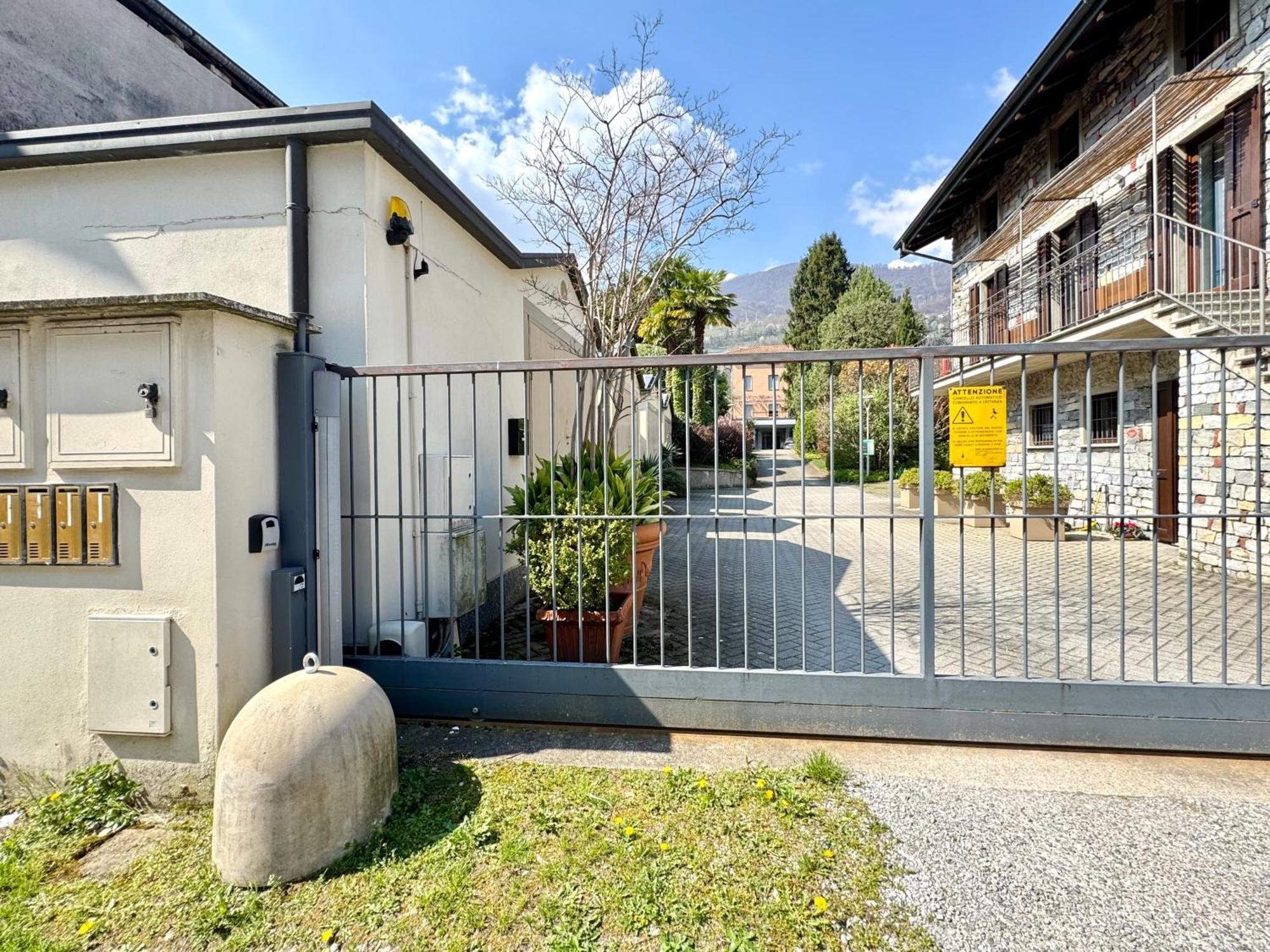 Iris 1 Lago Di Como Dongo Exterior photo